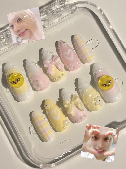 𝚂𝚝𝚛𝚊𝚢 𝙺𝚒𝚍𝚜 𝙵𝚎𝚕𝚒𝚡 𝚙𝚛𝚎𝚜𝚜-𝚘𝚗-𝚗𝚊𝚒𝚕𝚜 (𝚂)